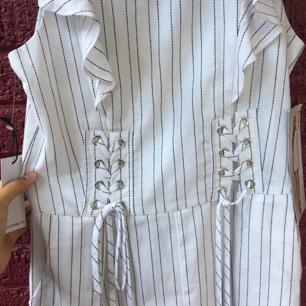 NWT White stripe romper - Picture 7 of 7